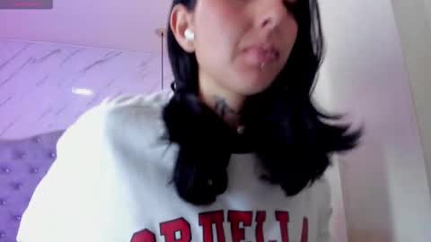 Snapshot of iris_77 chatting on October 12, 7:13 pm iris_77 online show from October 12, 7:13 pm