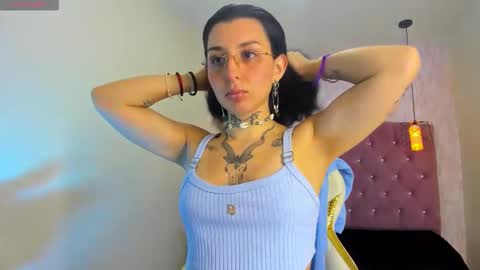 iris_77 online show from October 25, 6:57 pm