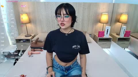 Iris online show from April 12, 7:30 pm