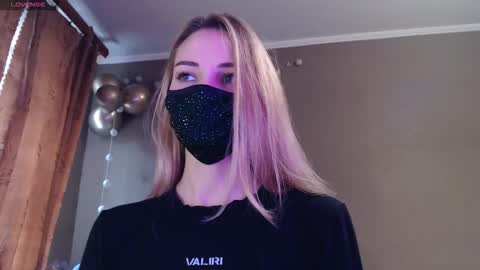 Lily online show from November 20, 12:49 pm