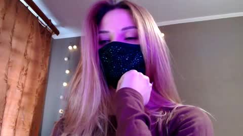 Lily online show from April 20, 3:04 pm