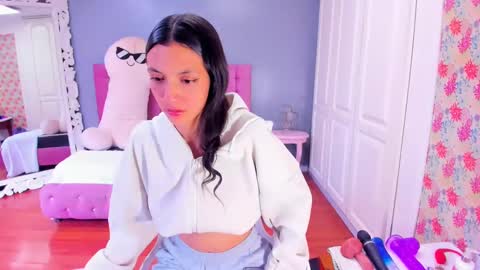 Snapshot of iris_stone_ chatting on January 17, 1:35 pm Iris online show from January 17, 1:35 pm