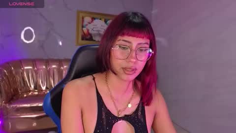 Iris  online show from November 8, 8:51 pm