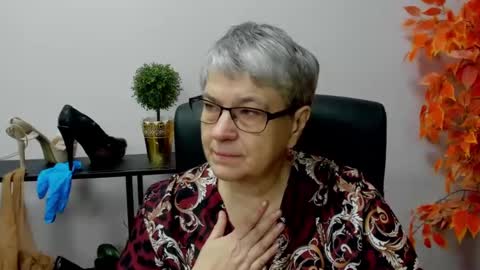 Snapshot of iris_xdesire chatting on December 19, 7:29 am I R I S online show from December 19, 7:29 am