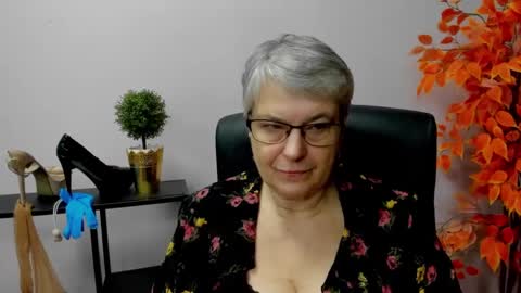 Snapshot of iris_xdesire chatting on January 9, 10:31 am I R I S online show from January 9, 10:31 am