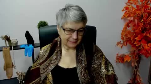Snapshot of iris_xdesire chatting on January 21, 7:15 am I R I S online show from January 21, 7:15 am