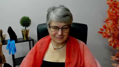 Snapshot of iris_xdesire chatting on February 7, 8:33 am I R I S online show from February 7, 8:33 am