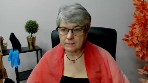 Snapshot of iris_xdesire chatting on February 7, 11:34 am I R I S online show from February 7, 11:34 am