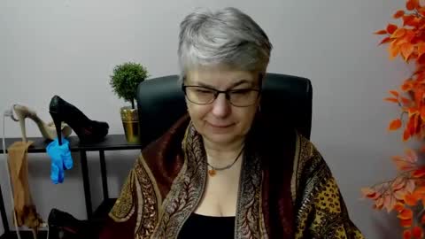 Snapshot of iris_xdesire chatting on February 25, 7:20 am I R I S online show from February 25, 7:20 am