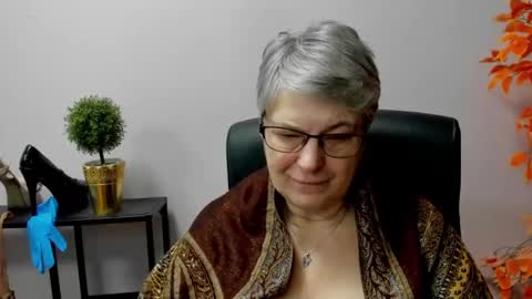 Snapshot of iris_xdesire chatting on March 12, 7:46 am I R I S online show from March 12, 7:46 am