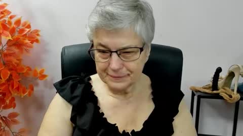 Snapshot of iris_xdesire chatting on September 16, 6:14 am I R I S online show from September 16, 6:14 am