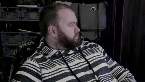 twitter theirishman205 online show from December 22, 9:55 am