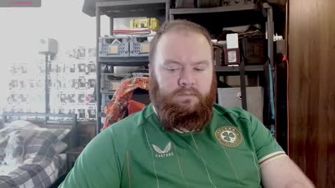 twitter theirishman205 online show from September 13, 9:20 am