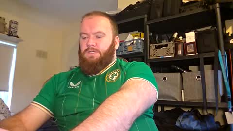 twitter theirishman205 online show from October 18, 11:33 am