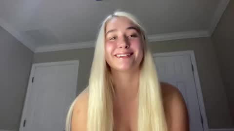 Snapshot of irispink1 chatting on December 4, 9:56 pm Irispink1 online show from December 4, 9:56 pm