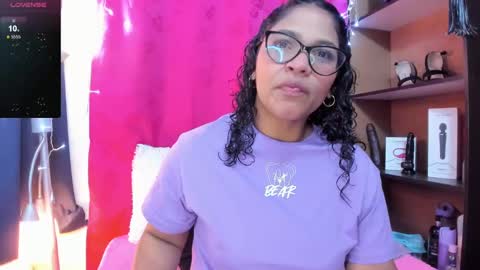 Snapshot of iriss_25 chatting on January 9, 1:45 pm iris online show from January 9, 1:45 pm