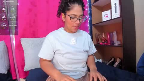 Snapshot of iriss_25 chatting on February 5, 12:17 pm iris online show from February 5, 12:17 pm