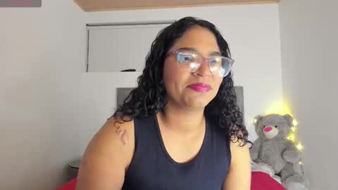 iris online show from March 17, 11:02 am