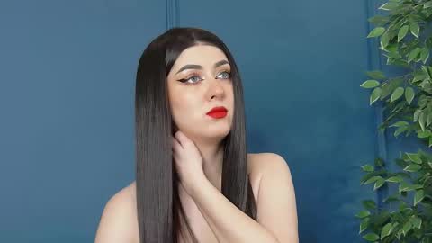 irissbell online show from December 16, 8:41 am