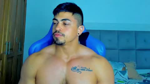 Snapshot of iron_coleman chatting on February 1, 12:40 am Iron online show from February 1, 12:40 am