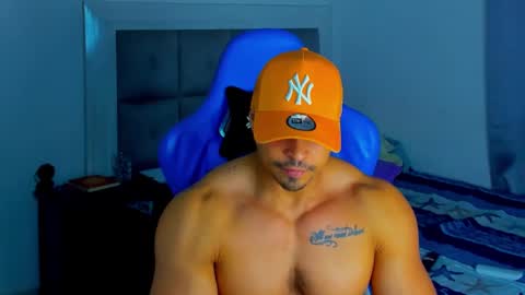 Snapshot of iron_coleman chatting on February 16, 11:59 pm Iron online show from February 16, 11:59 pm