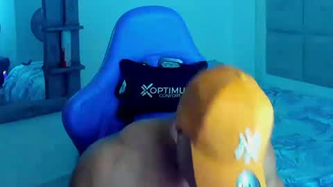 Snapshot of iron_coleman chatting on September 20, 12:11 am Iron online show from September 20, 12:11 am