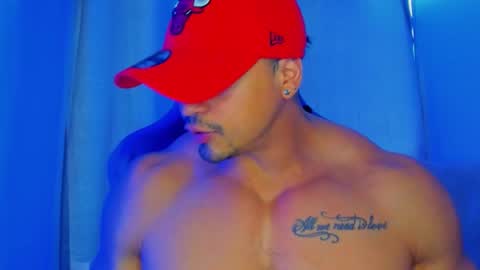 Snapshot of iron_coleman chatting on November 22, 6:18 pm Iron online show from November 22, 6:18 pm