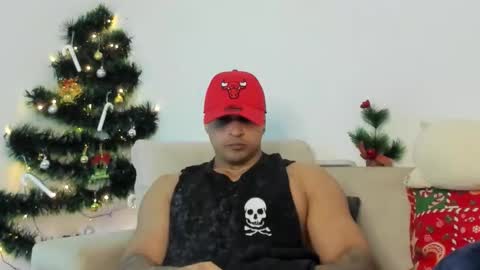 Snapshot of iron_coleman chatting on December 2, 12:05 am Iron online show from December 2, 12:05 am