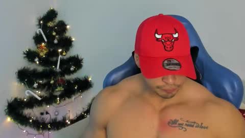 Snapshot of iron_coleman chatting on December 3, 11:47 pm Iron online show from December 3, 11:47 pm