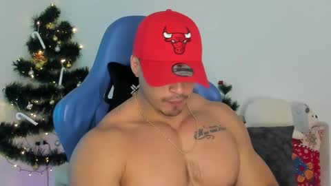 Snapshot of iron_coleman chatting on December 4, 11:57 pm Iron online show from December 4, 11:57 pm