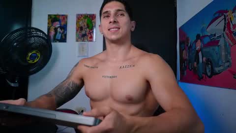 Snapshot of ironflex1 chatting on December 15, 7:40 pm Jake online show from December 15, 7:40 pm