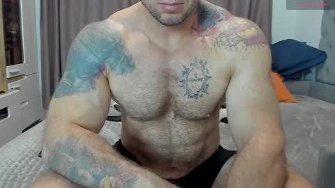 ironhulk22 online show from January 26, 10:55 am