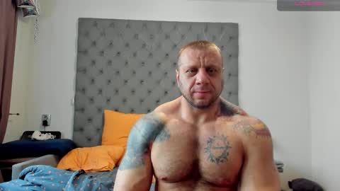 ironhulk22 online show from March 1, 7:54 am