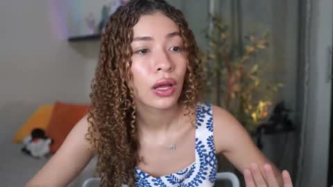 Snapshot of isa_____ chatting on November 16, 8:03 pm isa_____ online show from November 16, 8:03 pm