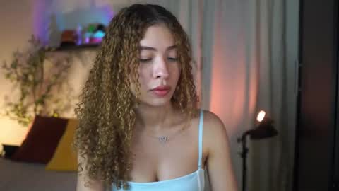 Snapshot of isa_____ chatting on November 29, 1:52 am isa_____ online show from November 29, 1:52 am