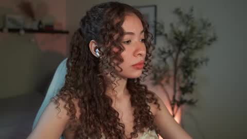 isa_____ online show from April 1, 9:01 pm