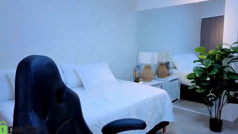 Snapshot of isa__cute chatting on November 11, 4:12 am ISA online show from November 11, 4:12 am