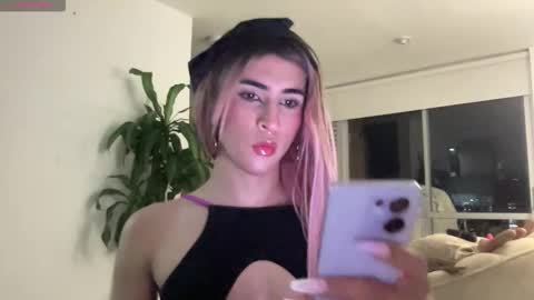 Isa  online show from November 27, 3:19 am