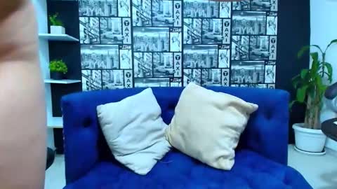 Isa and Natasha online show from October 21, 1:45 pm