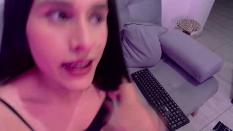 Snapshot of isa_hall chatting on December 22, 1:45 am Isabella Hall online show from December 22, 1:45 am