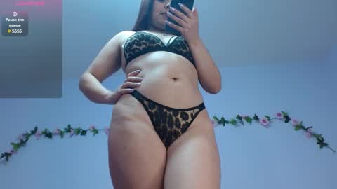 isa_jones1 online show from January 30, 1:00 am