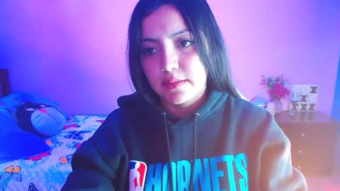 isa_jones1 online show from October 14, 3:40 am