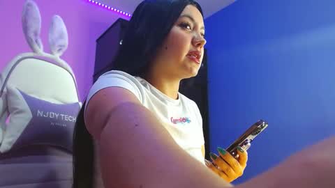 isa_jones1 online show from October 15, 3:06 am