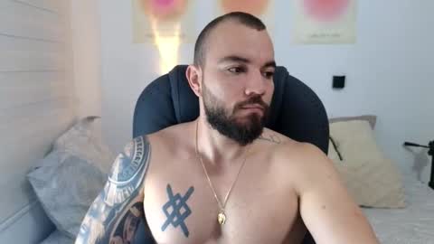 Snapshot of isaac_carter chatting on September 10, 11:10 am Isaac carter online show from September 10, 11:10 am