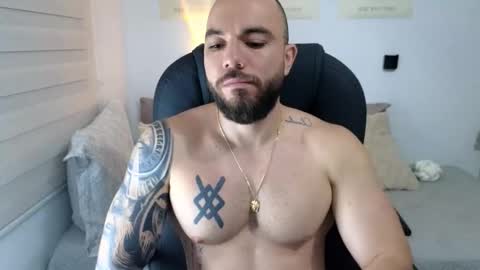 Snapshot of isaac_carter chatting on September 25, 11:03 am Isaac carter online show from September 25, 11:03 am