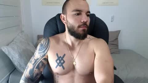 Snapshot of isaac_carter chatting on October 9, 11:08 am Isaac carter online show from October 9, 11:08 am