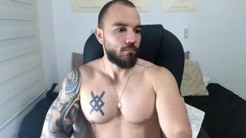 Snapshot of isaac_carter chatting on October 31, 11:11 am Isaac carter online show from October 31, 11:11 am