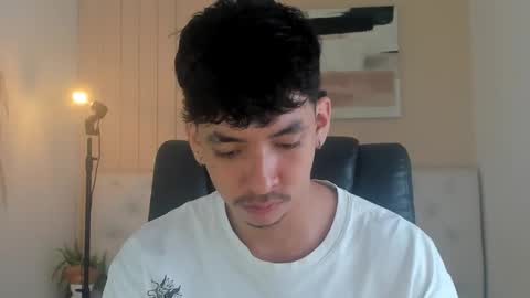 Snapshot of isaac_cryston chatting on November 7, 9:04 pm isaac_cryston online show from November 7, 9:04 pm