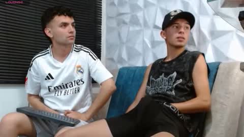 Snapshot of isaac_tan chatting on December 14, 3:12 am Isaac tan online show from December 14, 3:12 am