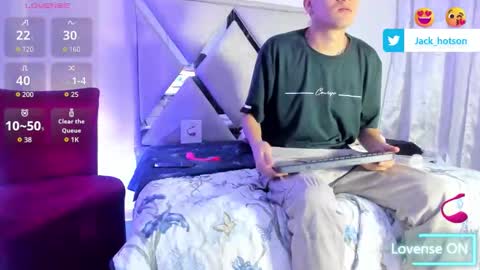 Snapshot of isaac_winter_ chatting on December 19, 1:01 am Isaac online show from December 19, 1:01 am